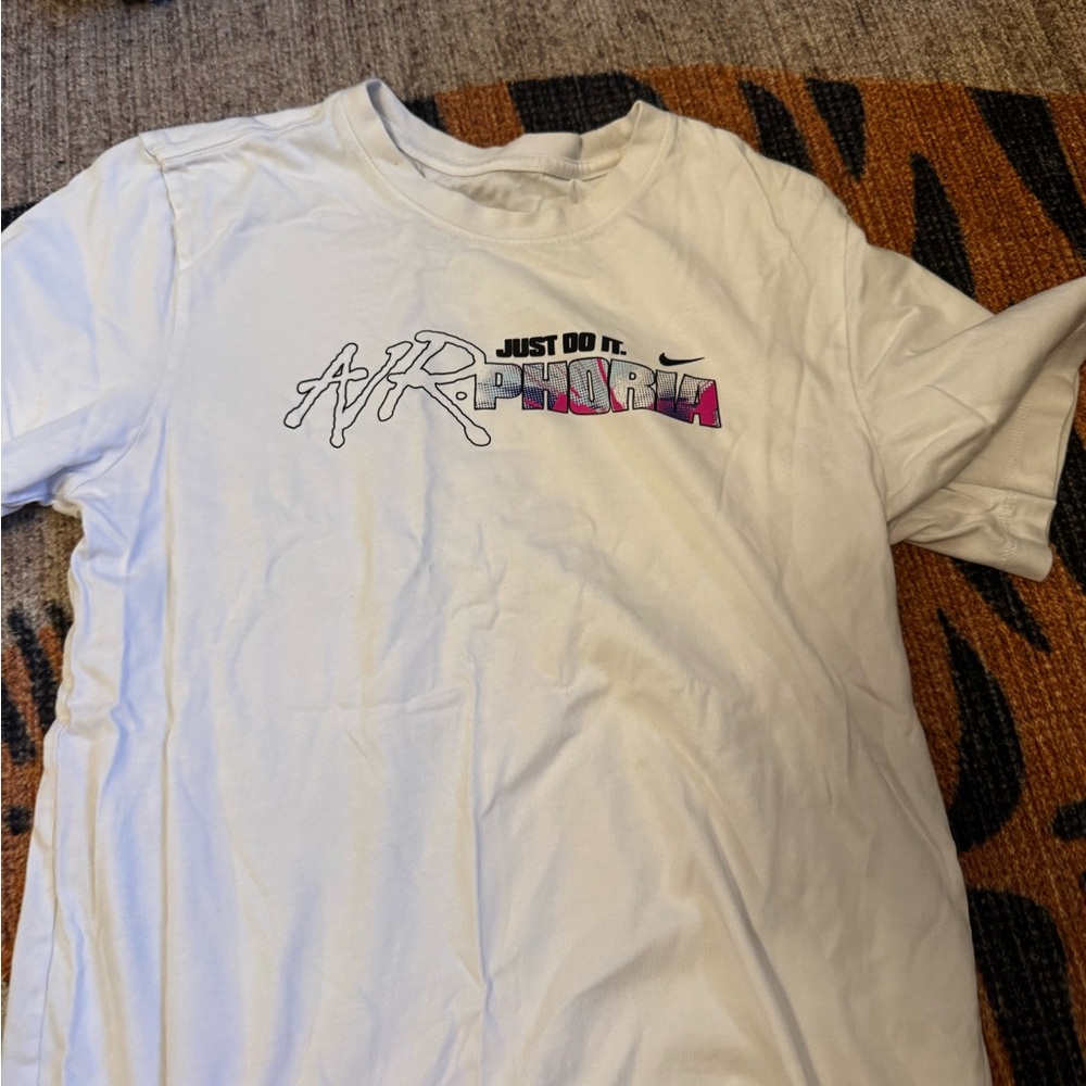 Nike White Short Sleeve Tee